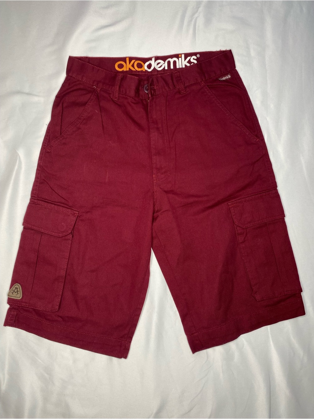 Akademiks Men's Cargo Shorts in Burgundy Red